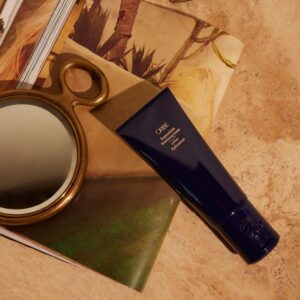 crème hydratante cheveux épais , soin nourrissant brillance, anti-frizz intense, Oribe Supershine moisture cream, soin sans rinçage cheveux secs