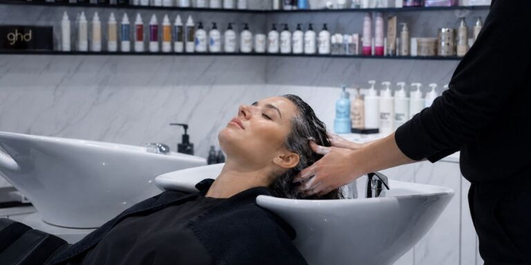 Massage cuir chevelu bienfaits gestes et rituel Head Spa